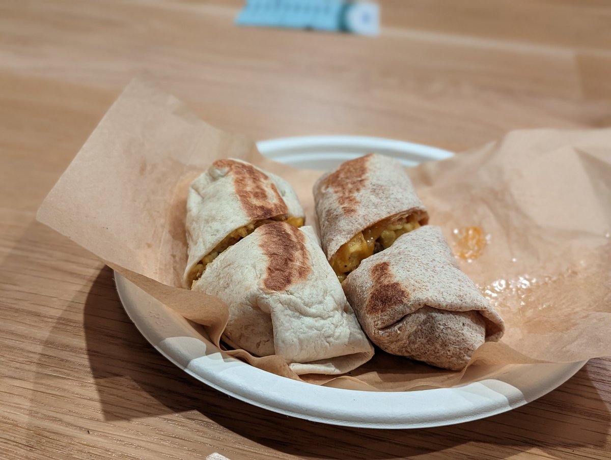 Vyyyper's tweet photo. HUGE Shout-out to Ashley! I'm not with the fancy food so every night at Dinner I end up coming back to the clubhouse for some real food and Ashley has taken care of me every time!! She's awesome! #AutoCamp #pixel7pro @Googlepixel_US #TeamPixel #Giftfromgoogle #CampPixel #ad https://t.co/XD3xkGMQk7