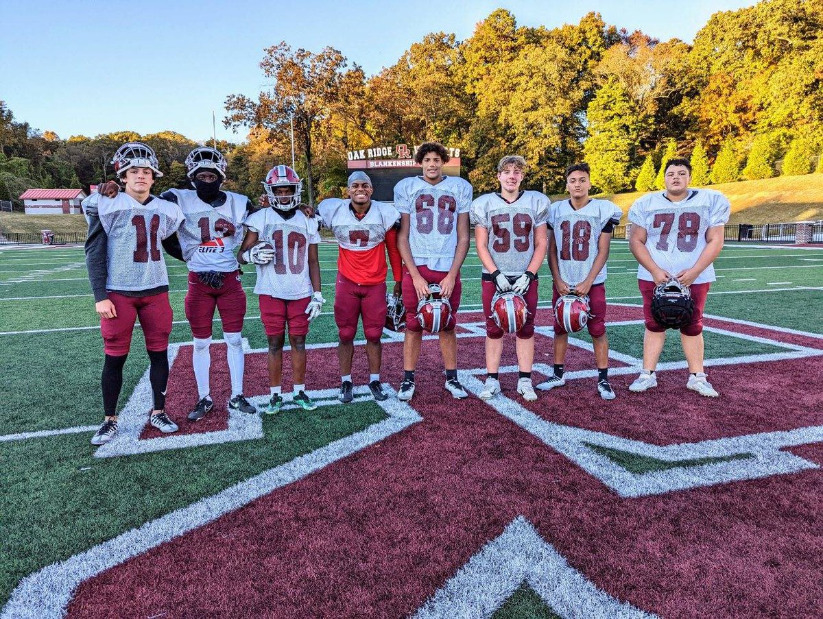 ORHSWildcats's tweet photo. Congrats to these 9 Wildcats for having straight A’s on their first term report cards. Student>Athlete. Great job guys. RWR https://t.co/n08yPhjhUJ
