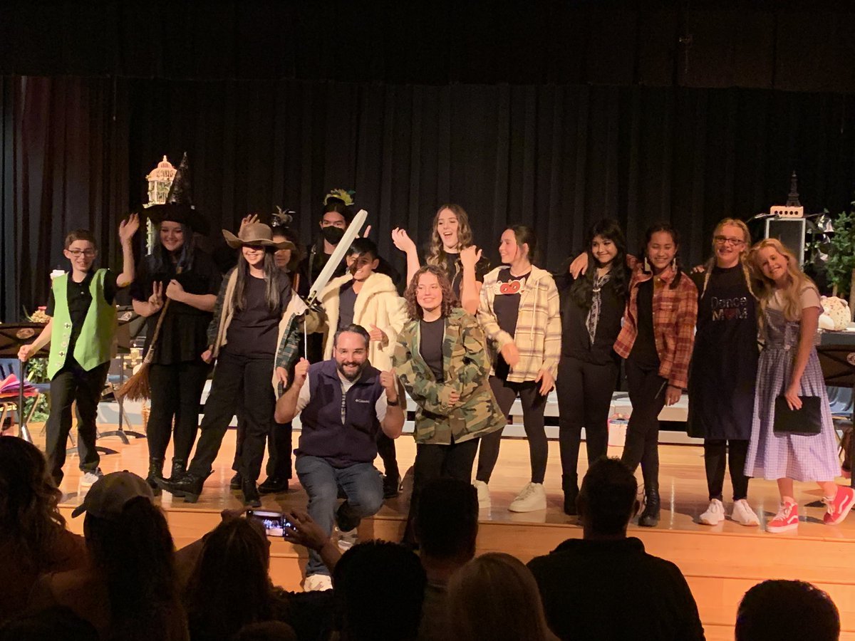 CmsColts's tweet photo. What an amazing performance of Oz by our talented Colts tonight lead by their fantastic theatre teacher @aaronarroyoCMS ! Also, shout out to all of our Colt staff that came to support our Colts including Dr. Sikes. @CMSColtsTheatre @GCISDFineArts.  🎭 #TeamCMS https://t.co/deZMbosfZe