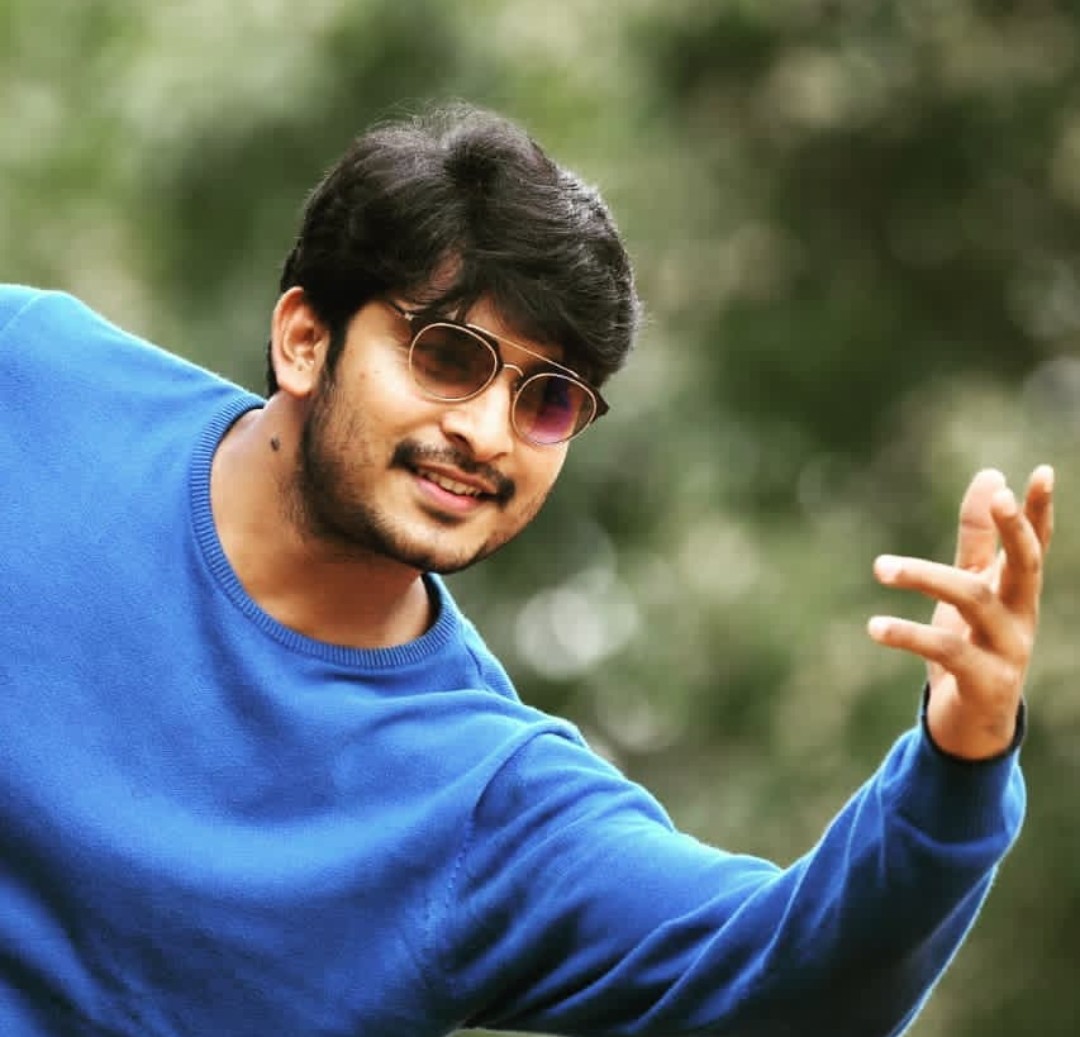 PramodFCMandya's tweet photo. 👉ನಮ್ಮ ನೆಚ್ಚಿನ ನಟ @pramodactor1 ಅಣ್ಣ ಅವರು🥰🤘❤️
#Bondravi Coming Soon....
#kannadafilm #kannadamovies #kannadasongs #premierpadmini #geethabanglestore #kannadastatus #rathanprapancha #kannadareels #englishmanja #alankaarvidhyrathi #bhuvanamgaganam https://t.co/uZ9LxfAlCf