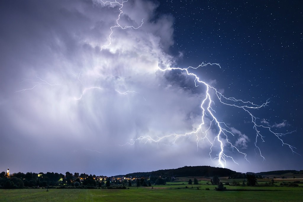 City_Press's tweet photo. The Johannesburg Lightning Research Laboratory at Wits University has received a R500 000 donation from DEHN Africa to study the force and impact of lightning and also determine how people are killed by it https://t.co/9VsXcFLjvg. https://t.co/kiIsD2LWQE