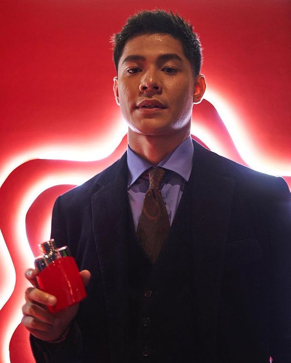meerqeentroops's tweet photo. Semalam!
@meltqeen di Malam parti GLAM Lelaki 15 Tahun.
#GLAMLelaki #GL15Tahun
#MontblancOnTheMove #MontblancMY
#MontblancLegendRed
#makeitbold
#volkswagenmalaysia https://t.co/8vjePCtRty