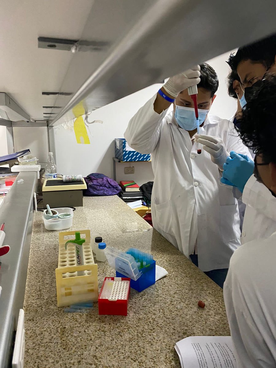 PanchoZ33328286's tweet photo. Seguimos avanzando en victorias y de la mano de nuestro gobierno sandinista. ❤️🖤✌️
Práctica de: Extracción de ARN viral para el diagnóstico molecular de Norovirus en Concha, mediante RT-PCR. Dpto MICROBIOLOGÍA

#UVEDenisSilva  #LeonRevolucion https://t.co/rWatVUo9f3