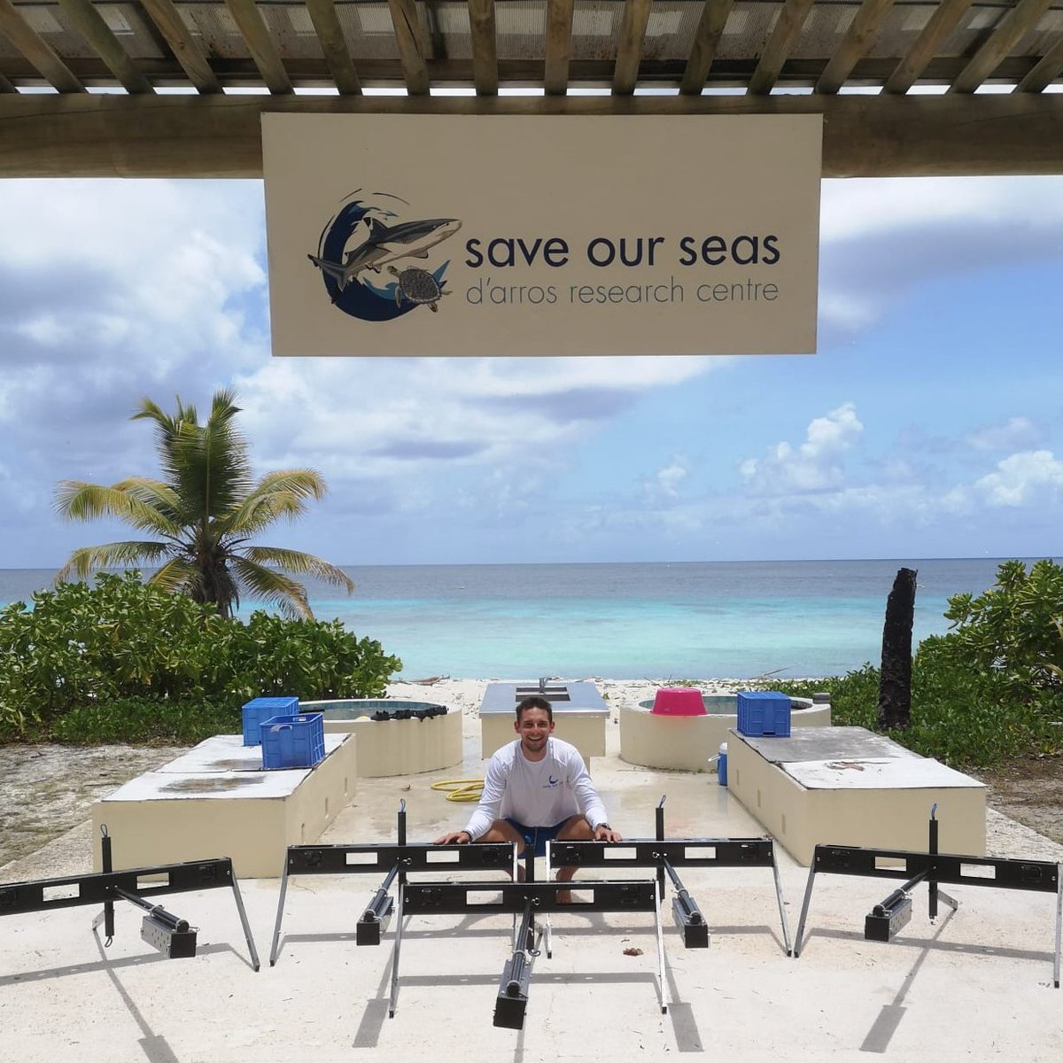 Meeuwig lab (@meeuwiglab) on Twitter photo 📸<a href="/NicoFassbender/">Nico Fassbender</a> and <a href="/saveourseas/">Save Our Seas</a> foundation set to deploy seabed stereo-BRUVS around D'Arros Island in the Seychelles. 📸<a href="/NicoFassbender/">Nico Fassbender</a> and <a href="/saveourseas/">Save Our Seas</a> foundation set to deploy seabed stereo-BRUVS around D'Arros Island in the Seychelles.