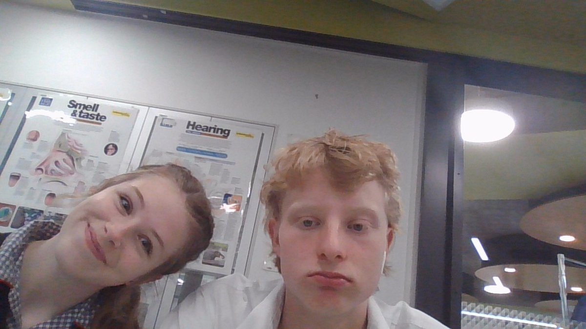 RyanRequis_'s tweet photo. me and sara chillin in psychology https://t.co/eF2DEle1vJ