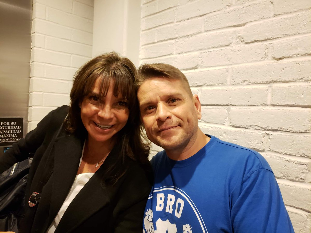 EDUBASULTO's tweet photo. HOY CUMPLEAÑOS 🎂 UNA ESTRELLA ⭐.. ACTRIZ, CANTANTE Y INTEGRANTE DEL GRUPO TIMBIRICHE ☆MARIANA GARZA☆ QUE TODOS TUS DESEOS SE REALICEN, MUCHAS BENDICIONES, QUE SEAS MUY FELIZ. BUENA VIDA Y SALUD,TE DESEO LO MEJOR DE LO MEJOR HOY Y SIEMPRE. MUCHAS FELICIDADES.
@marianagarza70 https://t.co/aPXPs4MMvj