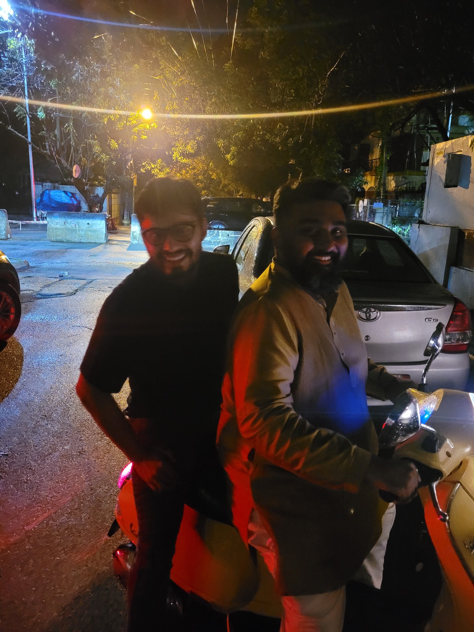 Jitendra on Twitter: "Spotted @kunalb11 and @tejeshwi_sharma on scooter at 4am on road. Could not imagine these 2 guys scooter i actually clicked them. https://t.co/tucezXtj6U" Twitter