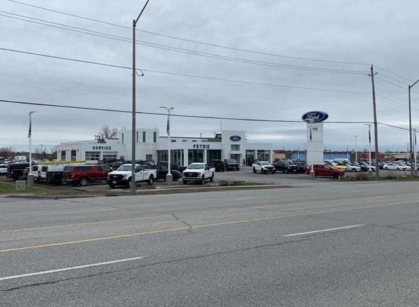 AmscSolutions's tweet photo. Congratulations!…and a huge thank you to owner Steve Petrie, his daughter Lisa Petrie, and their Service Manager, Chris Sherry of Petrie Ford in Kingston for their trust in me. #wechoosehunter #4post #alignment #alignmentlift #18K #harshduty #amscsolutionsinc https://t.co/zHgt7X271r