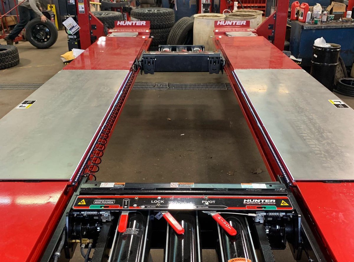 AmscSolutions's tweet photo. Congratulations!…and a huge thank you to owner Steve Petrie, his daughter Lisa Petrie, and their Service Manager, Chris Sherry of Petrie Ford in Kingston for their trust in me. #wechoosehunter #4post #alignment #alignmentlift #18K #harshduty #amscsolutionsinc https://t.co/zHgt7X271r