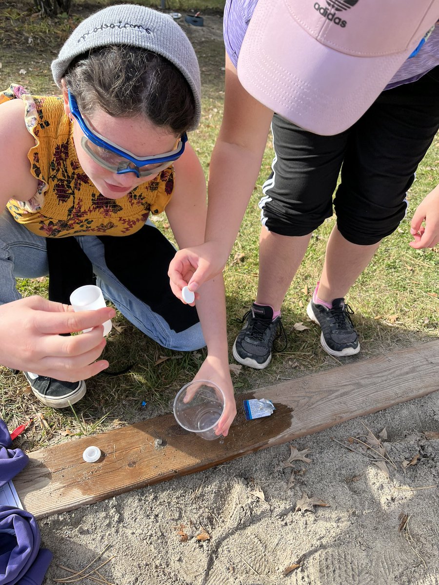 mrboddysclass's tweet photo. What a fun way to take part in #TakeMeOutsideDay .The students learned about how a controlled chemical reaction can produce thrust and then made photo canister rockets. It was a blast! They were amazed at how high their rockets went!  #ocsb @AssisiOCSB @SKentsclassroom #ocsbsteam https://t.co/p3Jn9vGdWt