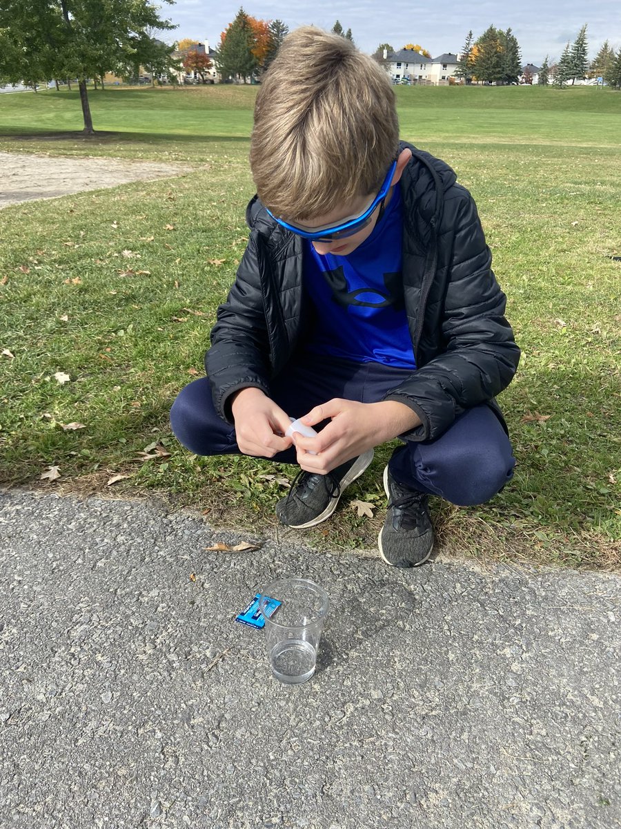 mrboddysclass's tweet photo. What a fun way to take part in #TakeMeOutsideDay .The students learned about how a controlled chemical reaction can produce thrust and then made photo canister rockets. It was a blast! They were amazed at how high their rockets went!  #ocsb @AssisiOCSB @SKentsclassroom #ocsbsteam https://t.co/p3Jn9vGdWt