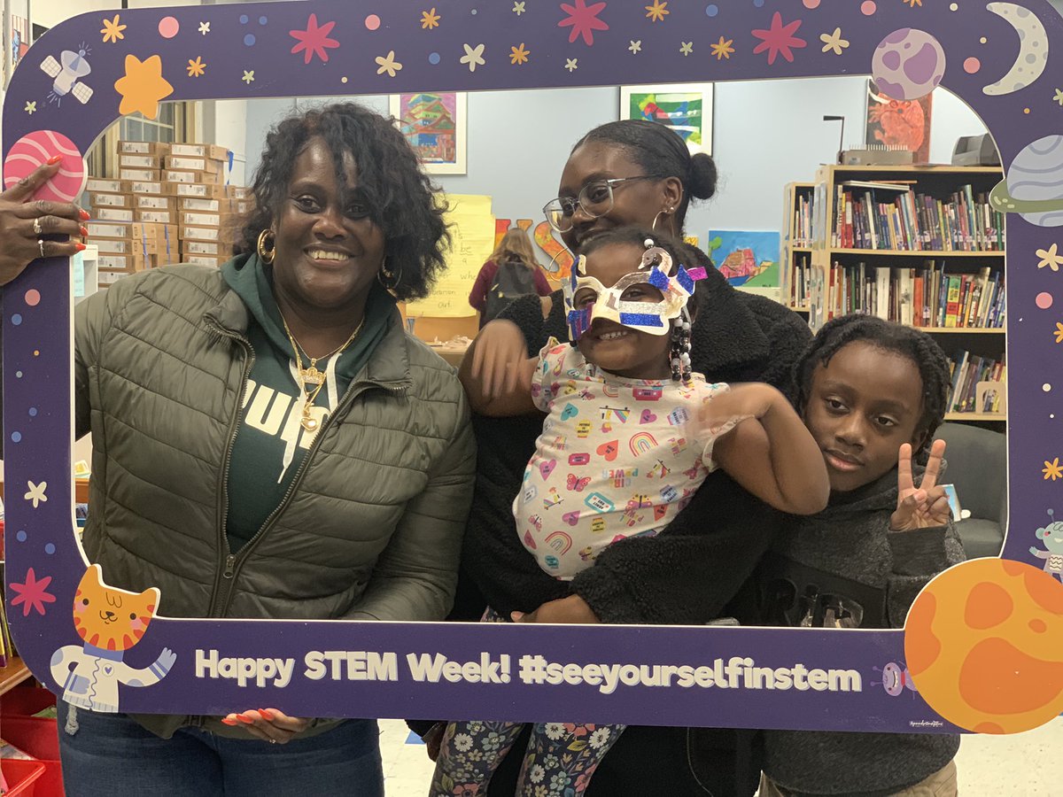 @BostonSchools @HInclusion had a successful Family STEM night!! They had about 200 family members show up to do fun STEM activities!! #seeyourselfinstem #massstemweek @BoSTEM2020 @UnitedWayMABay