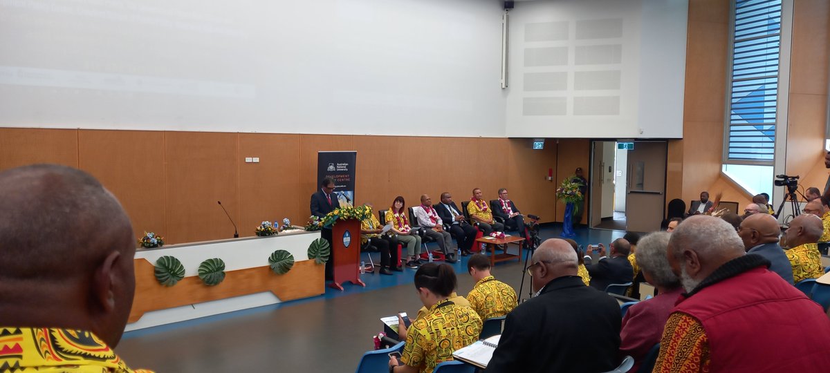 PJAiri's tweet photo. At the 2022 #PNGUpdate, co-researchers with Dr Watson #ANU
Presenting the latest findings of our research into #mobile #internet prices in #PapuaNewGuinea.
#telco #PNG #Pacific #PacificIslands #tech #ICT #Oceania
@devpolicy @anudpa
@ahawatson @MosesSakai2 https://t.co/eyVgdGXQSE