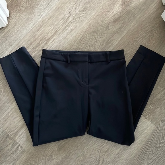 Lenaraye27's tweet photo. So good I had to share! Check out all the items I'm loving on @Poshmarkapp #poshmark #fashion #style #shopmycloset #talbots #lululemonathletica #express: https://t.co/s9LuG5sTCc https://t.co/27pPO4MHtq