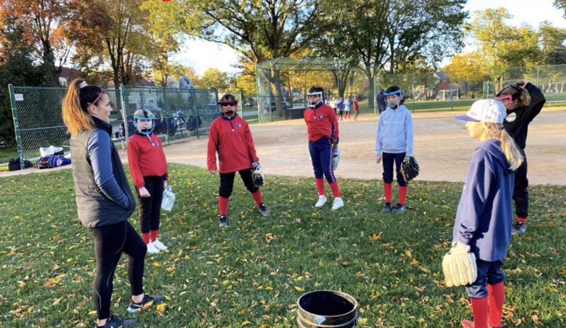 CoachBERNbyond's tweet image. Working with some 10U outfielders on the field I grew up on 🥹🥰  #womenempoweringyoungwomen #backwhereitbegan