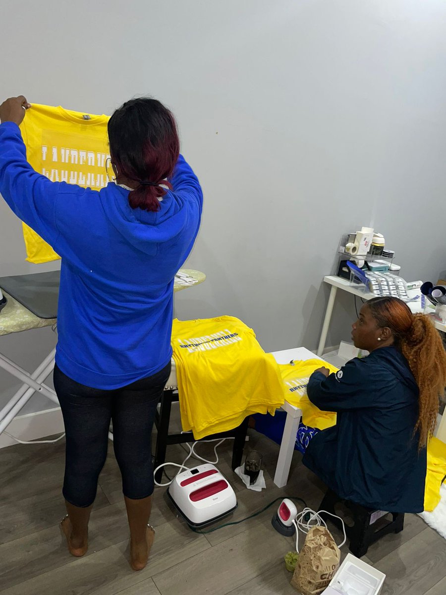 TTRich242's tweet photo. This is what commitment and dedication looks like @Lauderhill612 #PantherNation Final preparation with @mschryssi for "The Battle of the Bands: New Members Initiation" #marchingpanthers #RPD #divinesteppers #cheerleaders "FOUR Entities...ONE Team" #10YearsintheMaking #Celebation https://t.co/O3oHXiiNvC