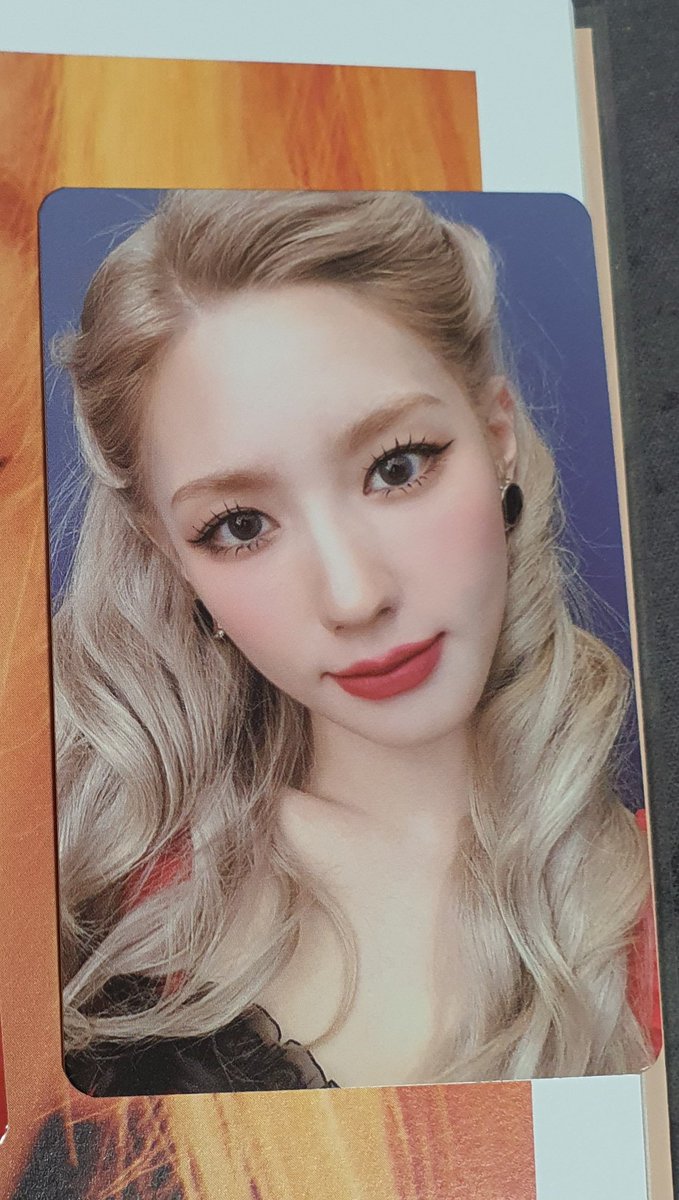 saebyeokvoice's tweet photo. 여자아이들 미니5집 누드 포토카드
첫번째 사진 미연 포카로 
두번째 사진 ❤️표시 포카 교환 구합니다

여자아이들 아이들 미연 민니 소연 우기 슈화
앨범 포토카드 포카 양도 교환 셀포 앨포 누드 Nxde https://t.co/wrlYYGcU4R