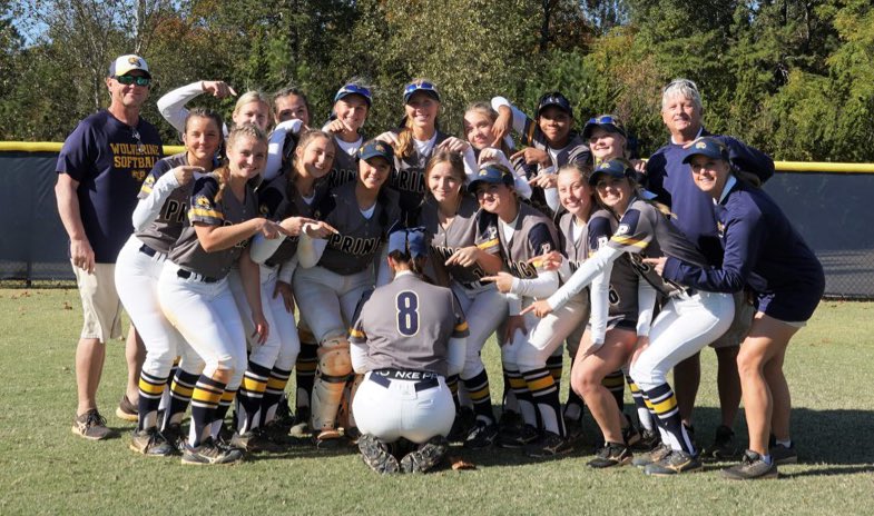 PACSSoftball's tweet photo. This crew is elite 8 bound! 💙💛🎟️👊 https://t.co/o3o0EilZL4
