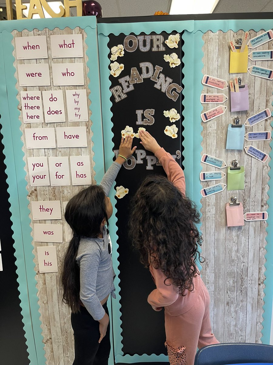 MsMankowski's tweet photo. Our Reading is POPPINโ ๐๐ฟ This year students are working towards individual and group rewards. About 60 more ๐ฟ until our ๐ฟ party ๐ฅณ #readersaregloballeaders #vs30friendlyschools #forshaw #ourreadingispoppin https://t.co/3gcJlTyg5C