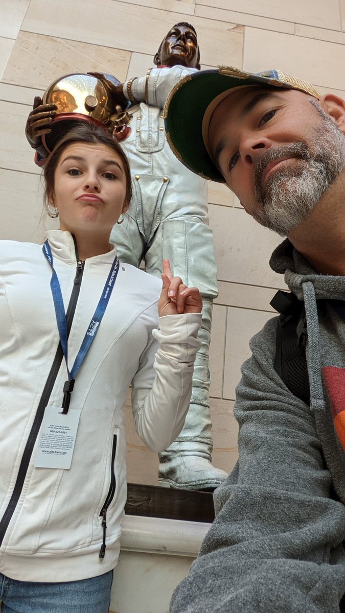 devine_lead's tweet photo. #WashingtonDC selfie tour day 2. https://t.co/JMPOj2PwmW