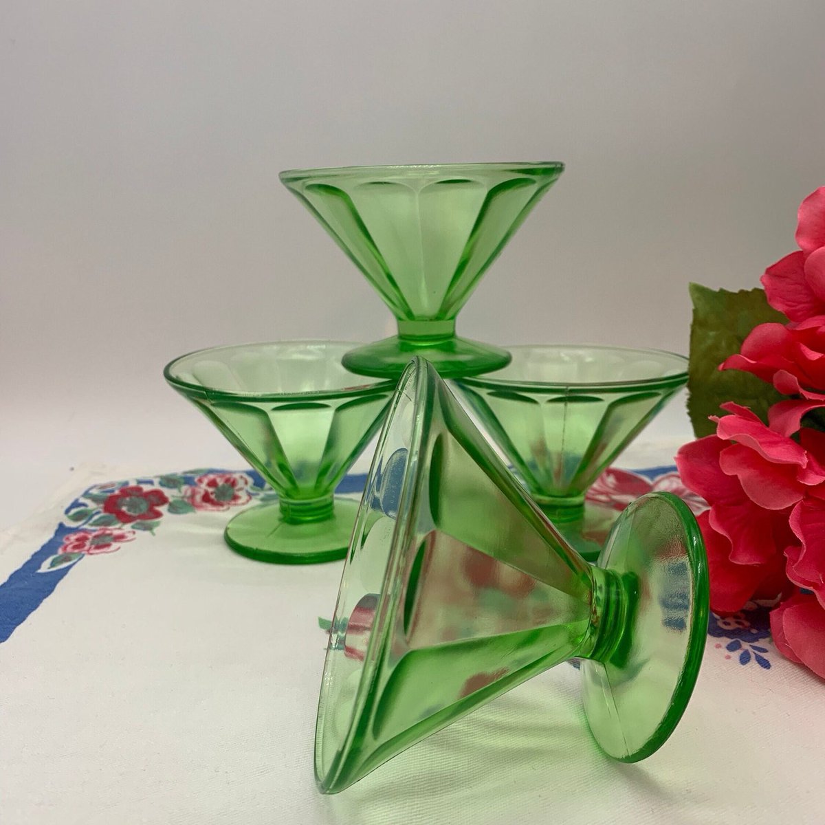LilyDogAntiques's tweet photo. Excited to share this item from my #etsy shop: 4 Vintage Federal Glass Green Depression Glass Optic Panel Sherbet Dishes #federalglassdish #greendepression #glasssherbetdish #federalopticglass #opticpanelglass #vintagegreenglass https://t.co/erIlTIKL4n https://t.co/zHlCc6Pvx1