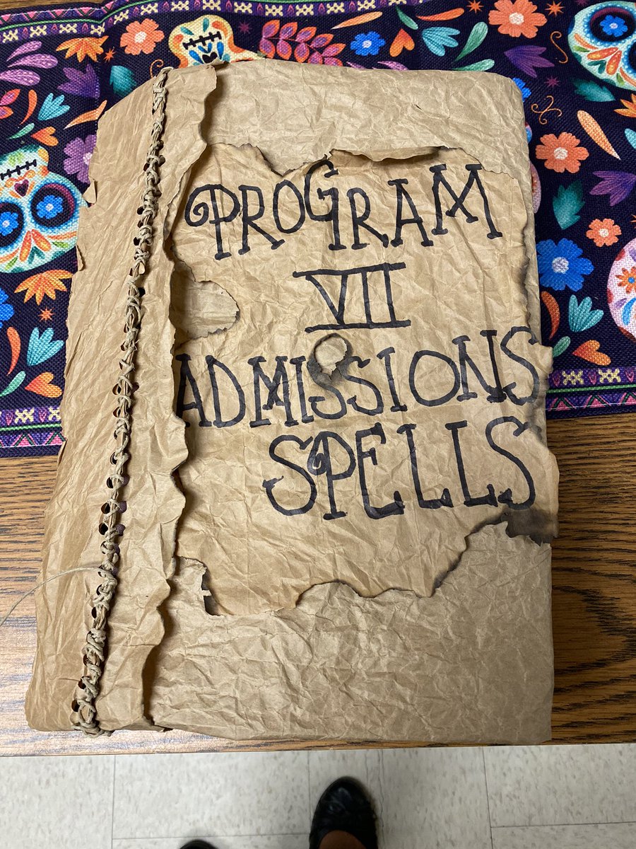 indo_spin_lbn's tweet image. All of my years of ComicCon observations from working the booth came in handy for our table decorating contest at work. Theme: Potion Bar 🧙‍♀️ 🪄 🧪