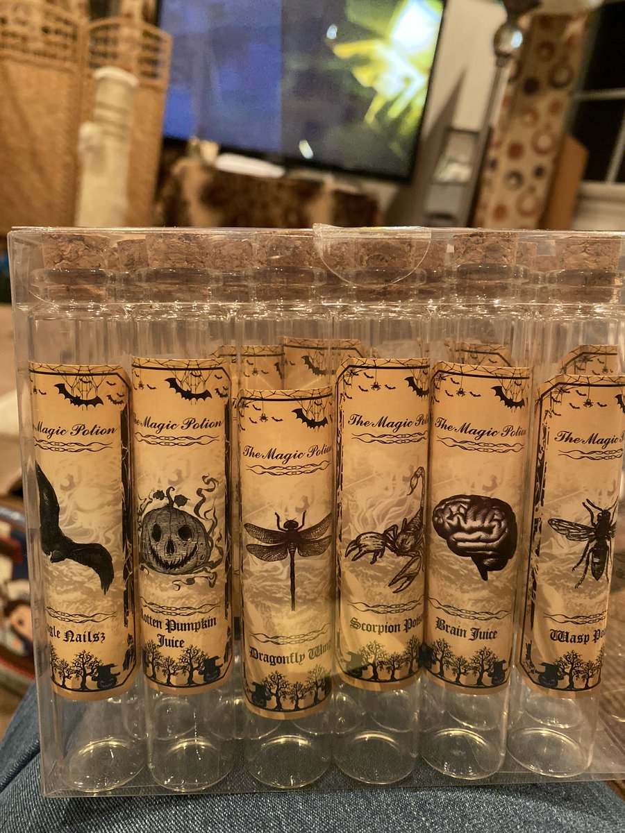 indo_spin_lbn's tweet image. All of my years of ComicCon observations from working the booth came in handy for our table decorating contest at work. Theme: Potion Bar 🧙‍♀️ 🪄 🧪