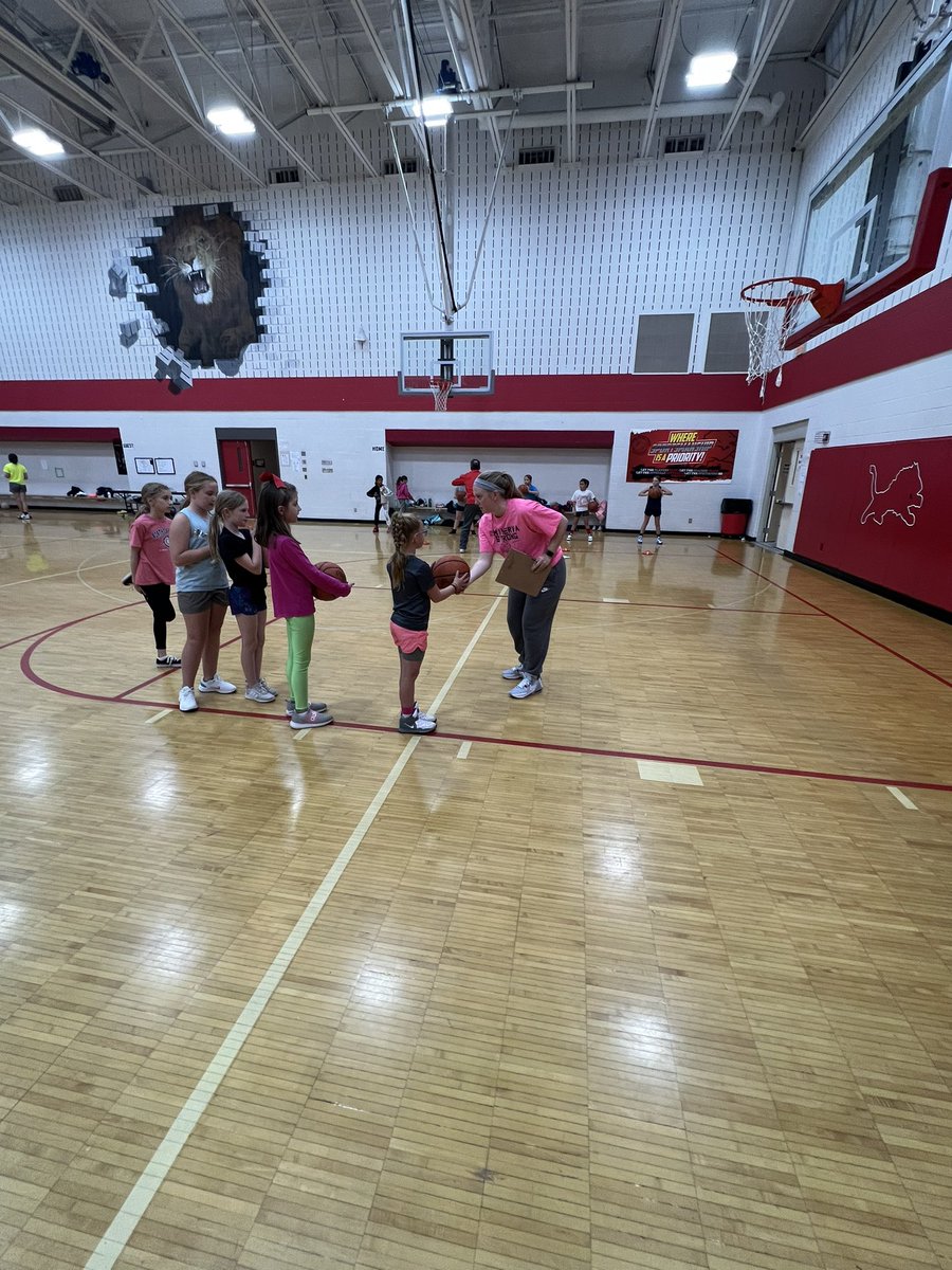 GirlsMinerva's tweet photo. Youth skills night was a awesome! Proud of the girls!!! https://t.co/FhvKOCWDRg
