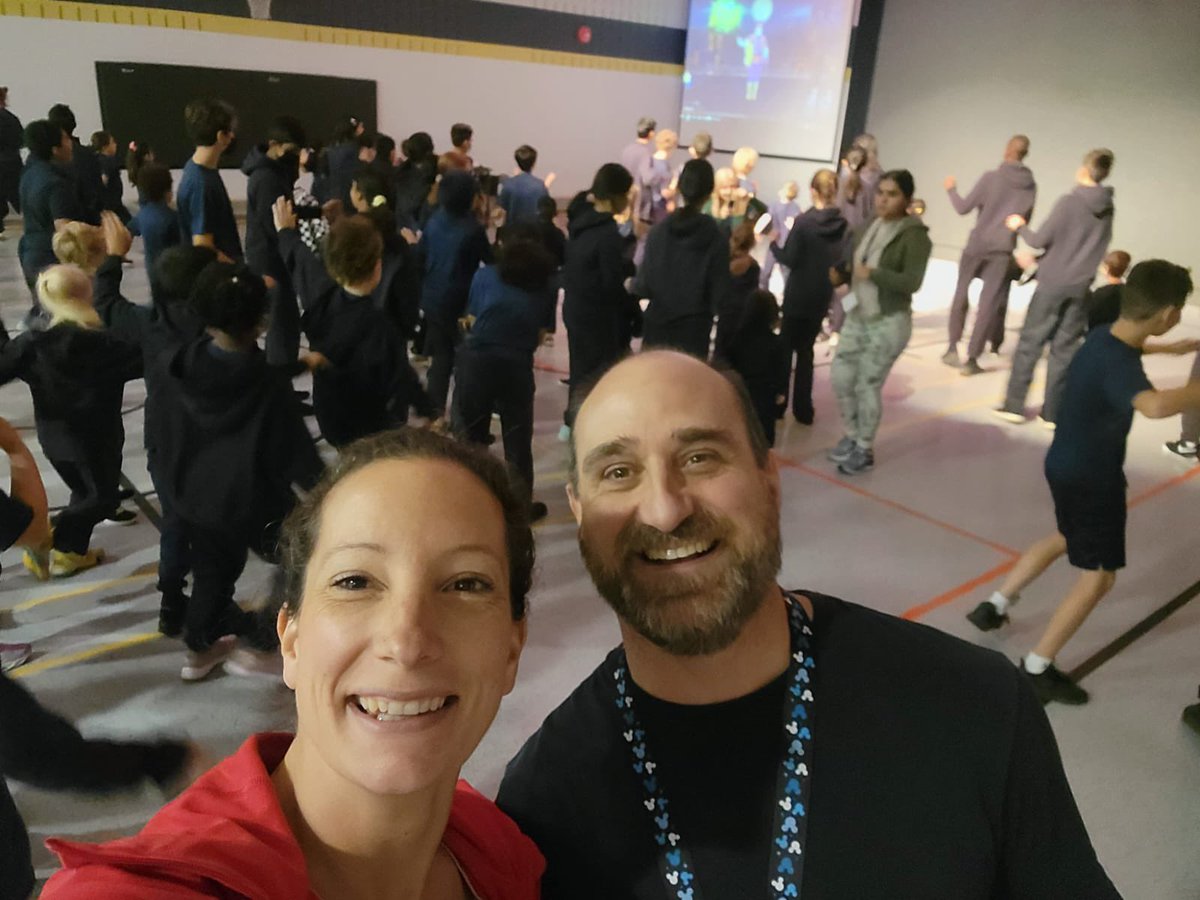 WaldenOakville's tweet photo. It was Movement Day today! And, what better way to get everyone moving than with a whole-school Dance Party?! 💃🏻🕺 Thanks to Ms Hewitt for getting the party started 😁 #wellnesswednesday #movementday #danceparty #hitthedancefloor #iliketomoveitmoveit #makinggoodpeople https://t.co/Ws1tN2Jnvo