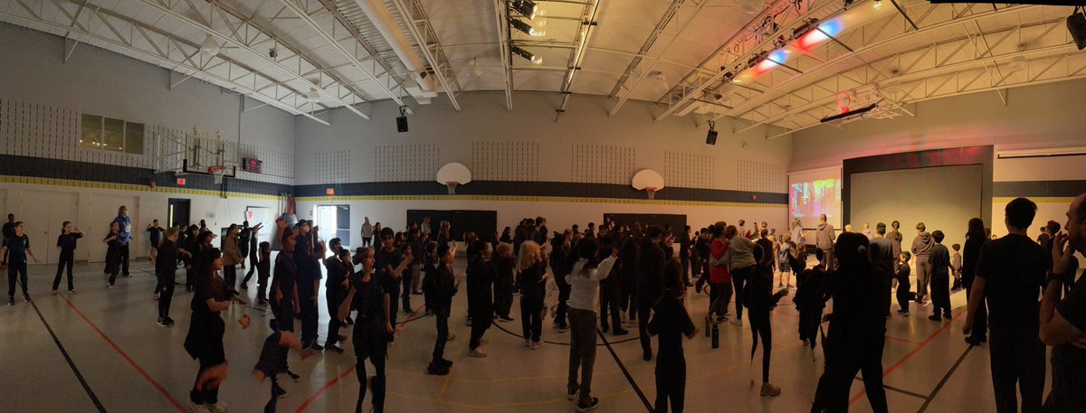 WaldenOakville's tweet photo. It was Movement Day today! And, what better way to get everyone moving than with a whole-school Dance Party?! 💃🏻🕺 Thanks to Ms Hewitt for getting the party started 😁 #wellnesswednesday #movementday #danceparty #hitthedancefloor #iliketomoveitmoveit #makinggoodpeople https://t.co/Ws1tN2Jnvo