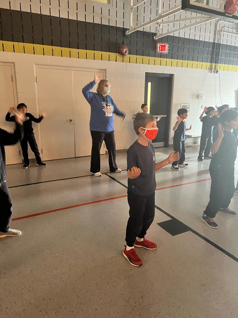 WaldenOakville's tweet photo. It was Movement Day today! And, what better way to get everyone moving than with a whole-school Dance Party?! 💃🏻🕺 Thanks to Ms Hewitt for getting the party started 😁 #wellnesswednesday #movementday #danceparty #hitthedancefloor #iliketomoveitmoveit #makinggoodpeople https://t.co/Ws1tN2Jnvo