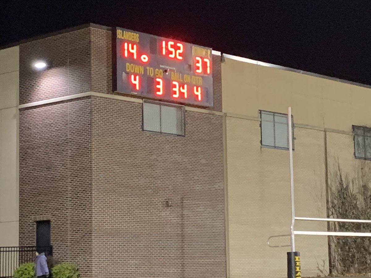 stagnesaggies's tweet photo. Aggies defeat DeLaSalle 37-14 to end regular season 7-1. Playoff seeds will be announced tomorrow @TCDistrictFtbl https://t.co/b7ga7f9YLq