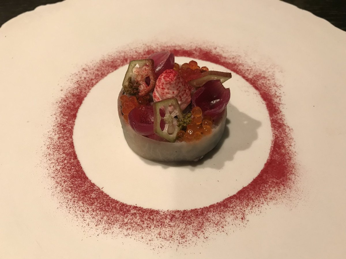 pocoratte's tweet photo. 目にも楽しいファンタジー溢れる盛り付けに…素材の組み合わせが新鮮な今まで食べたことない味わいの料理たち。。

四季を感じるコースが楽しめる
L'EAU @外苑前 https://t.co/cf02LNtF9G