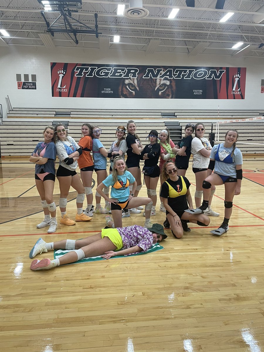 Waterpark Wednesday is back in action!! Happy post-season 🧡🖤🏐#LVBfamily #gotigers