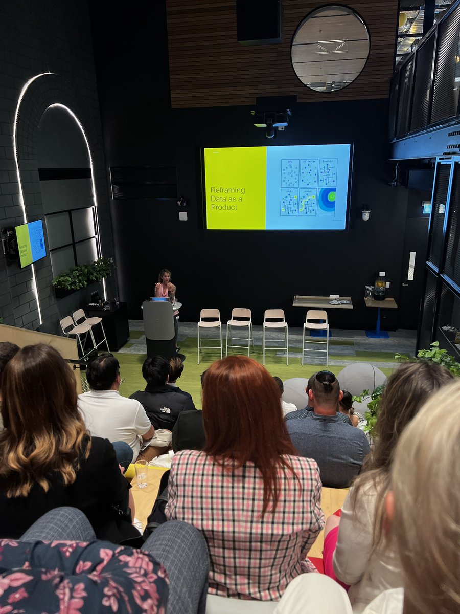 NishVeerAU's tweet photo. Love listening to Hannah Galloway from @MediaMonks speak about data and how to harness its value. Here in Melbourne at @Google Australia to see it in action. https://t.co/7x2GeZXpie