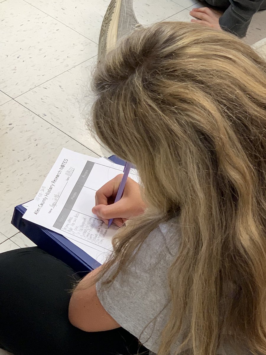 _ChelseyReid_'s tweet photo. Thank you to the Historical Society for leading our official PBL Launch by teaching our 6th graders about the history of Allen County. I wish I could describe how much our kids loved it and were invested in it. @ALLENCOUNTYINT https://t.co/0cERLCbYlZ