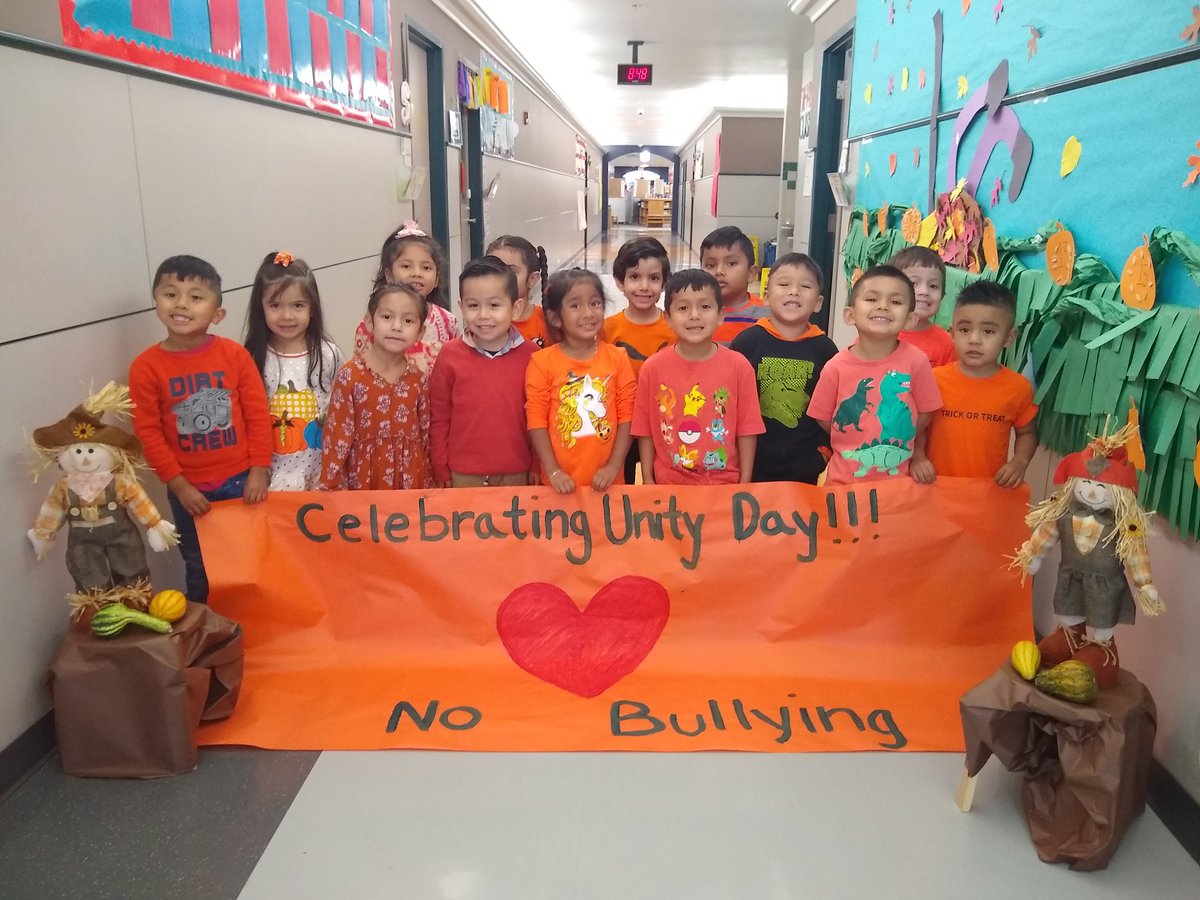 preklobos's tweet photo. PreK is celebrating Unity Day. We love orange.
@preklobos @brent_leisd @leisd #UnityDay https://t.co/6pHZuwn4d8