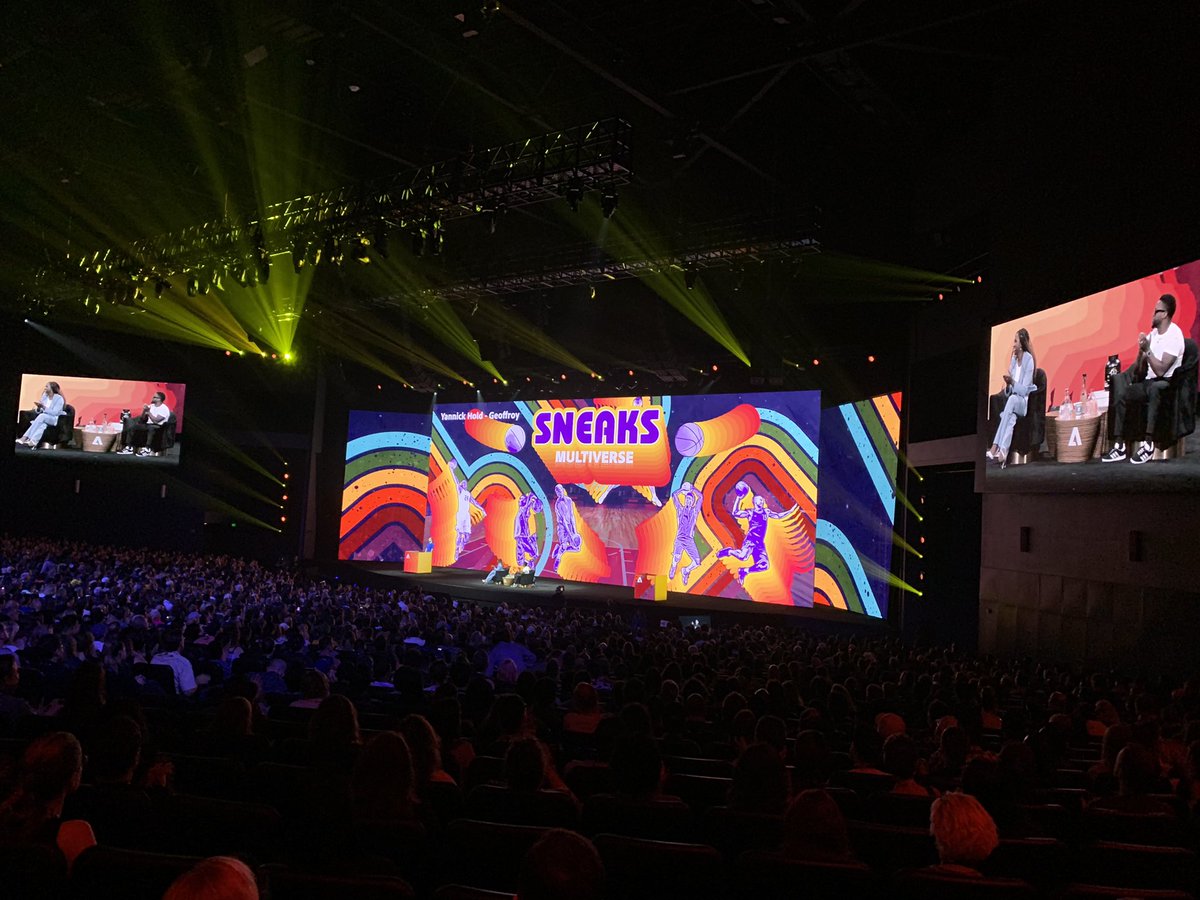 sfmaryc's tweet photo. And… #AdobeMAX is back in-person! Enjoying MAX Sneaks is even more amazing in-person! #projectallofme is my fave so far because who doesn’t need to ‘uncrop’? https://t.co/21ii7Xg0Ct