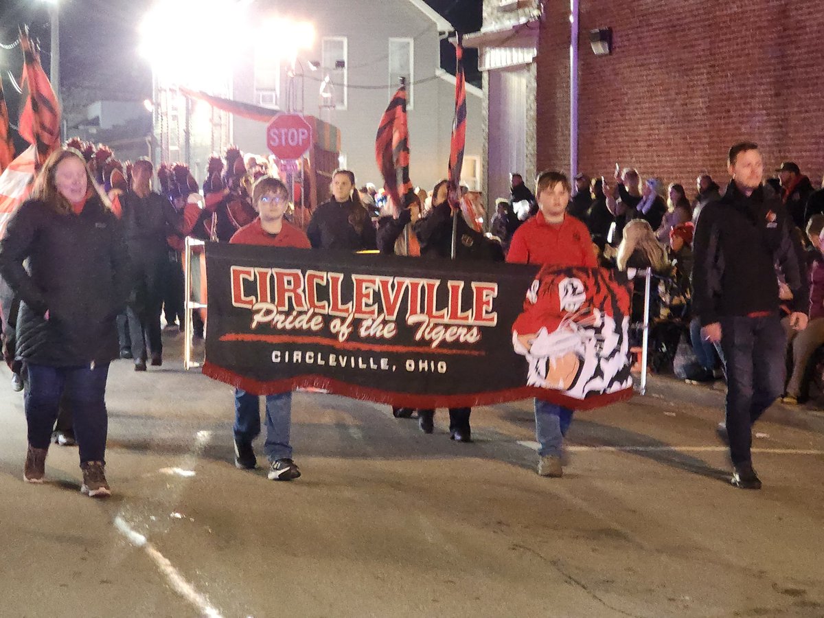 CVBand_Boosters's tweet photo. Circleville Marching Tigers at The Circleville Pumpkin Show ~ 2022 🎵🎺🐾🎶🥁🎃 https://t.co/beZk8KbFvU