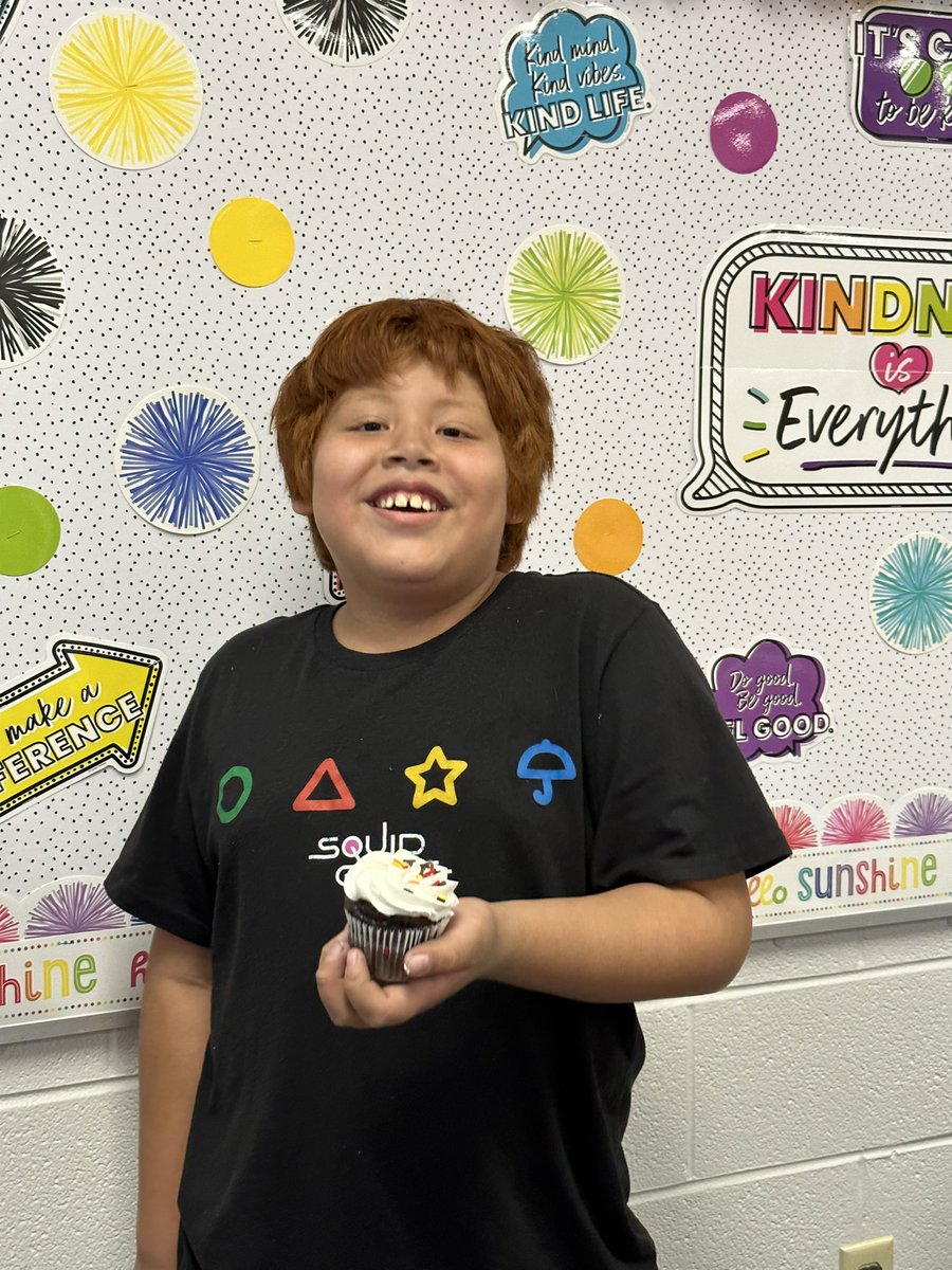 perkinsonreads's tweet photo. Spent some of our math time today practicing multi-digit multiplication problems!  We also had not one, but TWO, special birthdays!  ❤️🖤 @OESCards https://t.co/vEJD7Y7LvR