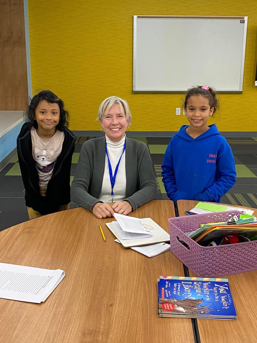 Small groups make a BIG difference. Look at our rock star Claymont tutors, teachers, therapists, specialists and support staff making student growth happen! 💜💛

#ClaymontCougars #Cougarkindness #bsdproud