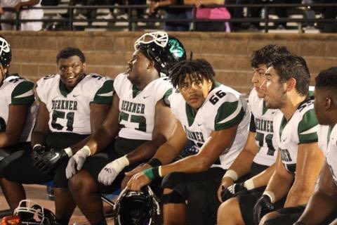 UntayKe's tweet photo. Like coach said “I WOULDNT TRADE MY GUYS🐏💚”#PROTECTTHEBRAND🐏💚 #TRENCHES https://t.co/LobxprAZg4