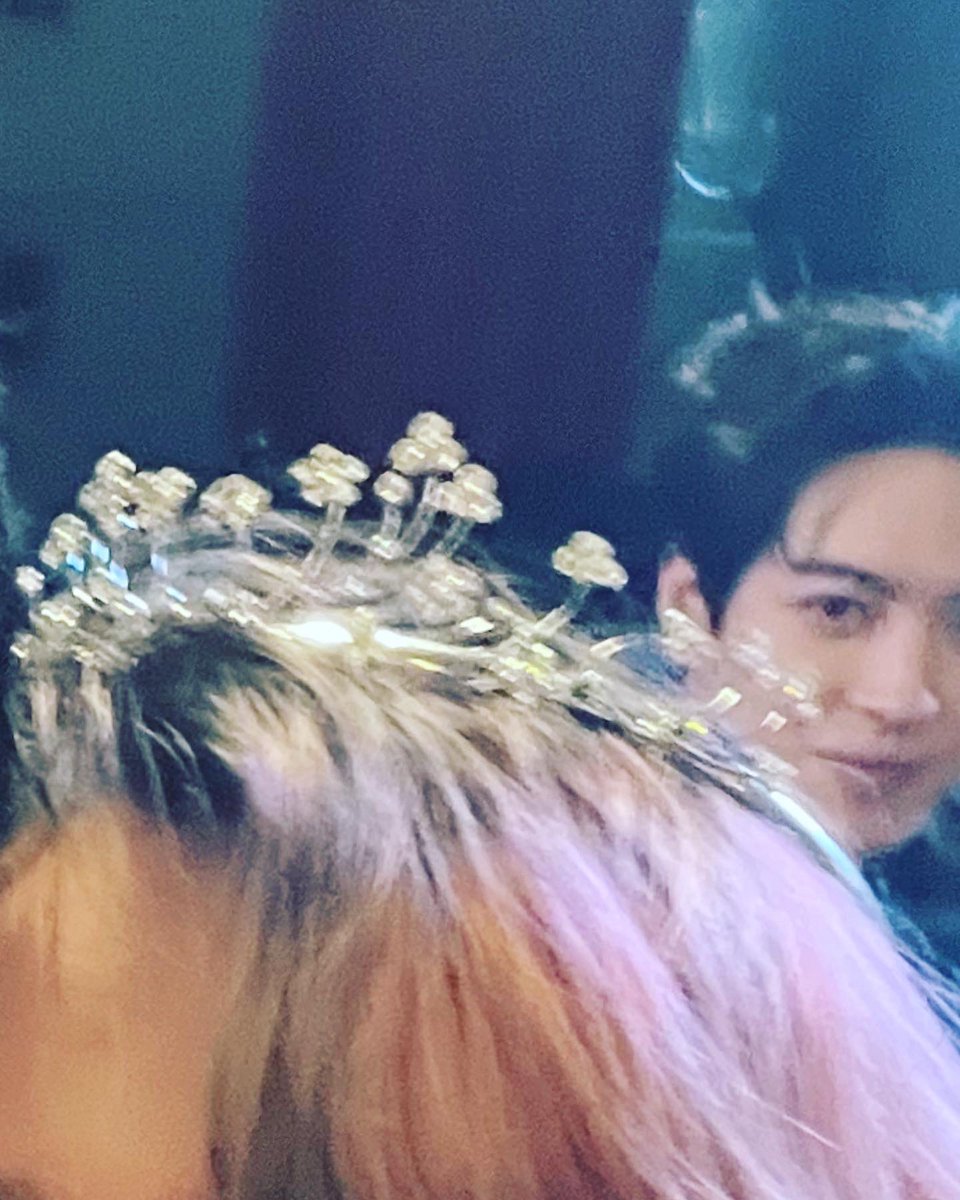Percy_219's tweet photo. SO HAPPY TO HAVE SEEN THEM AND MEET 3 OF THEM AND TAKE PICTURES WITH 4 (because I do see you Mr photo bomber🤣♥️) can’t wait to see you guys again!!♥️
@OmegaX_official @OmegaX_members #OMEGAXinPHOENIX #OMEGAXTOUR https://t.co/8wHucO8upk