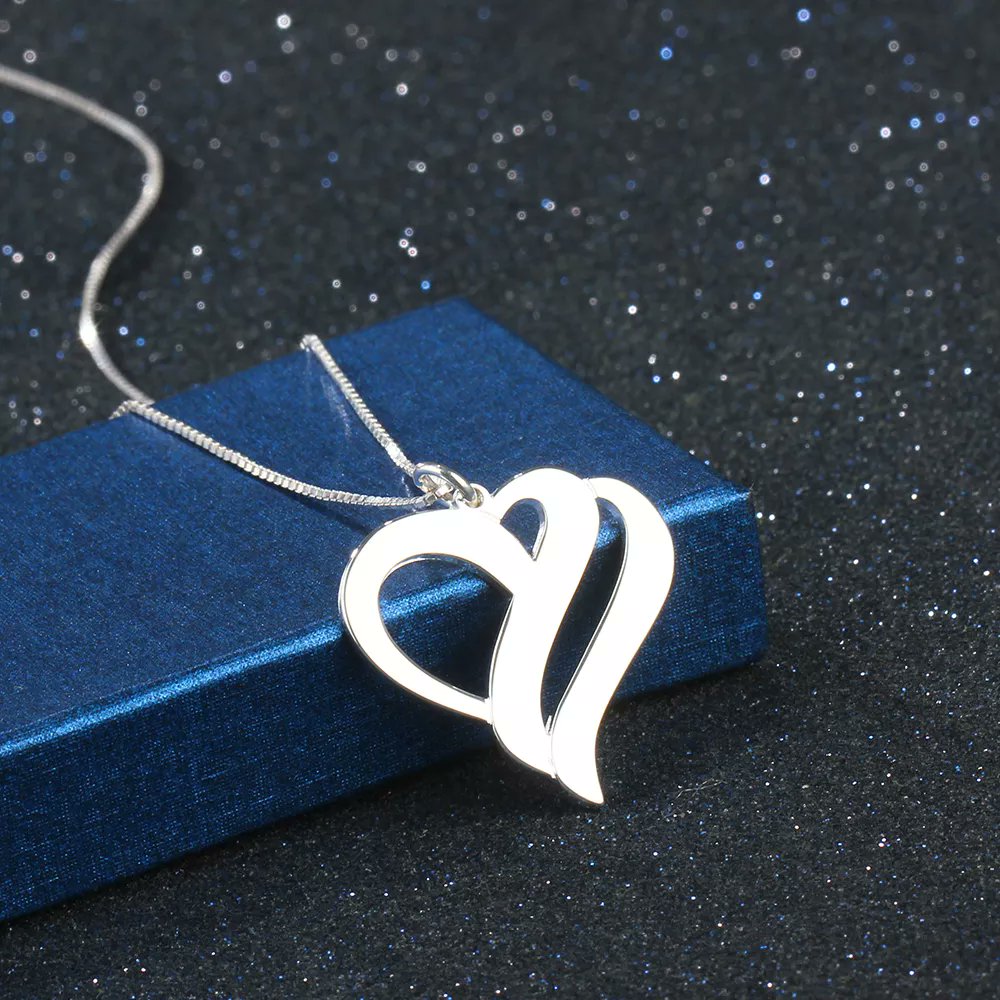 TheEternalSun1's tweet photo. Beautiful heart-shaped silver pendant, personalised. Only £17.14 with free shipping..... https://t.co/GhUoocqg4N