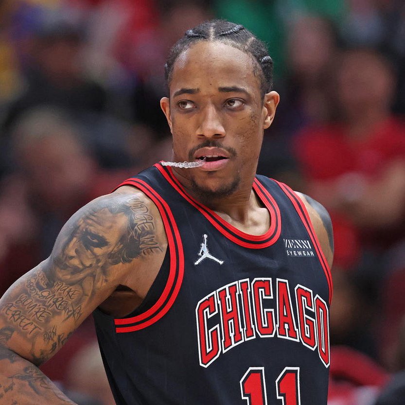 DeMar DeRozan tonight:

37 Points
9 Assists 
6 Rebounds
64% FG
2/3 3PM

🔥🔥🔥