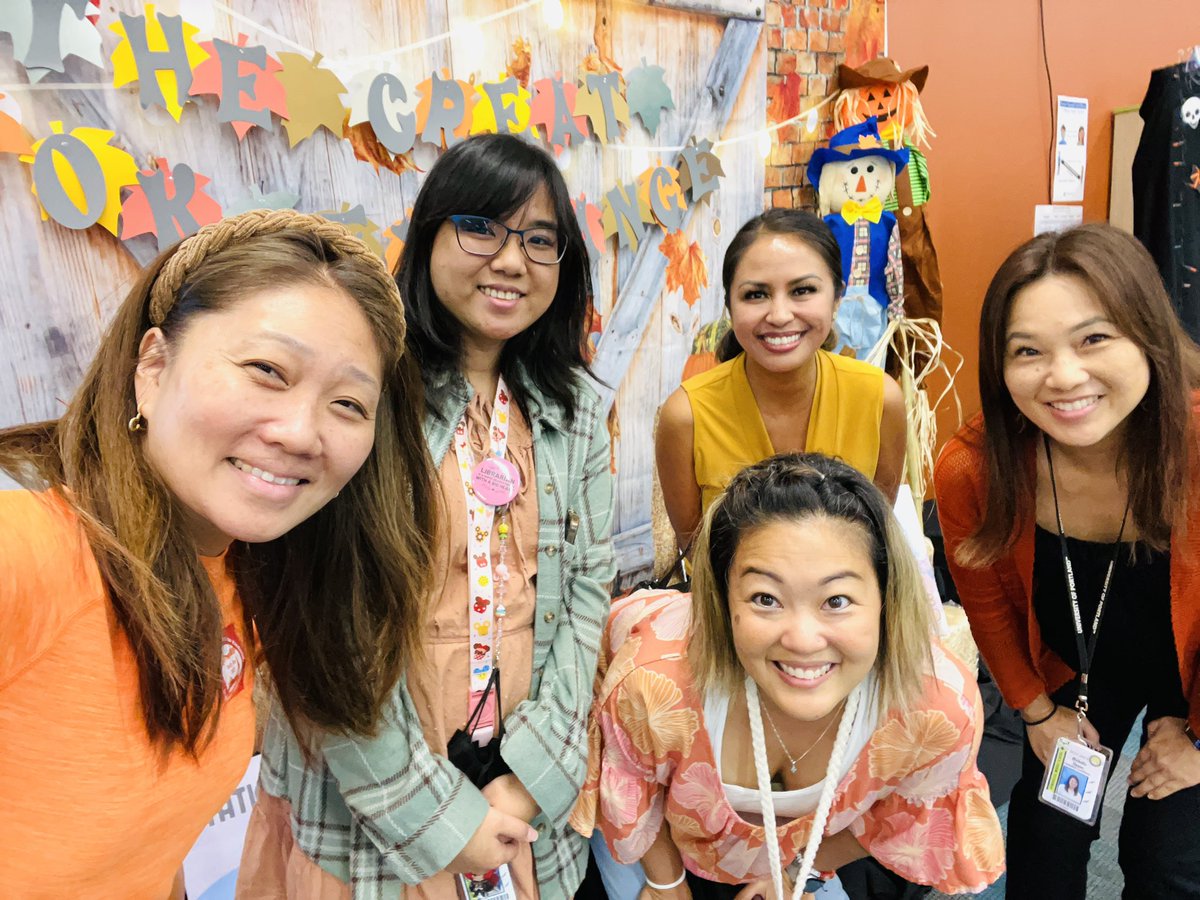 gvalencia's tweet photo. Unity Day @HonouliuliMS #ChooseLove https://t.co/kwP2PiMqBP