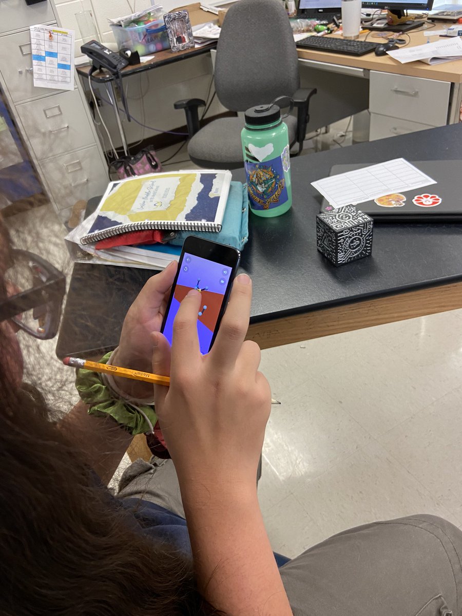 LesherScience's tweet image. 8th grade scientists researched and built molecules using @CoSpaces_Edu and @MergeVR