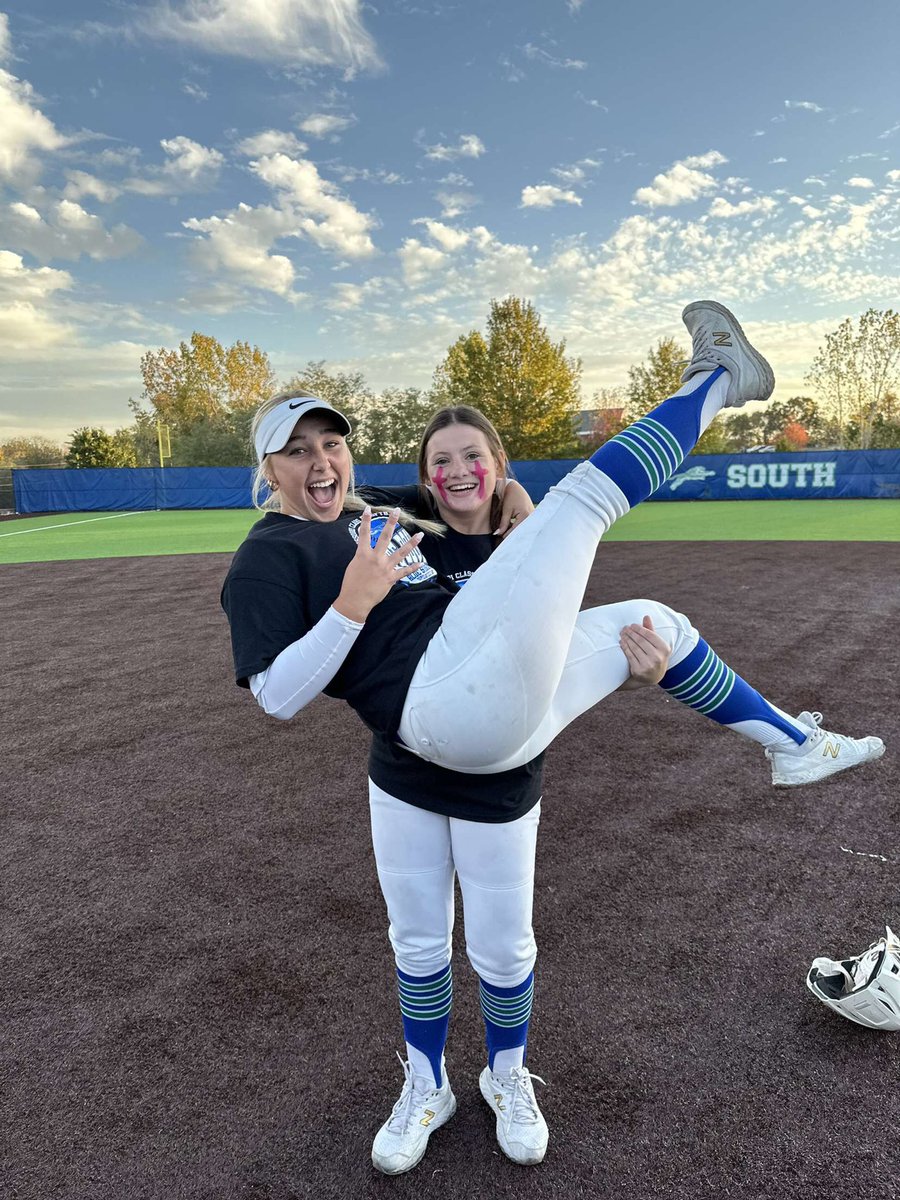 MaddyDuvall3's tweet photo. STATE BOUND!!!! So incredibly proud to be apart of this team. Blessed to earn another week with these girls🫶🏻#ssdiff @BSSJagsSoftball https://t.co/33YmdRpvHK