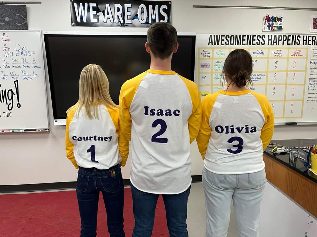 Owatonna_MS's tweet image. We appreciate &amp;amp; consider ourselves so grateful to have such supportive, kind leadership each and every day. As the wonderful Miss Guetter said, “we hit it out of the ballpark with these unbeatable admin”. A fun day before we hit our MEA break! ! 
#TheMiddleMatters #AdminInterns