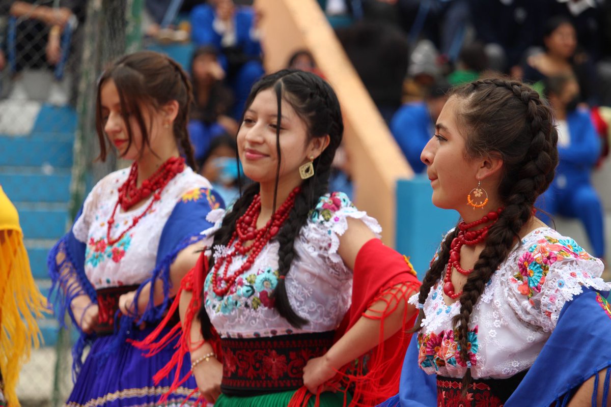monka78's tweet photo. En @EducacionZ5_Ec hacemos prevención fomentando el arte y la cultura, usando el tiempo libre de manera positiva y al canto, la danza, el teatro y la pintura como herramientas para erradicar la violencia dentro y fuera de los entornos escolares.
@Educacion_Ec @mariabrownp https://t.co/T0eaMCkH0g